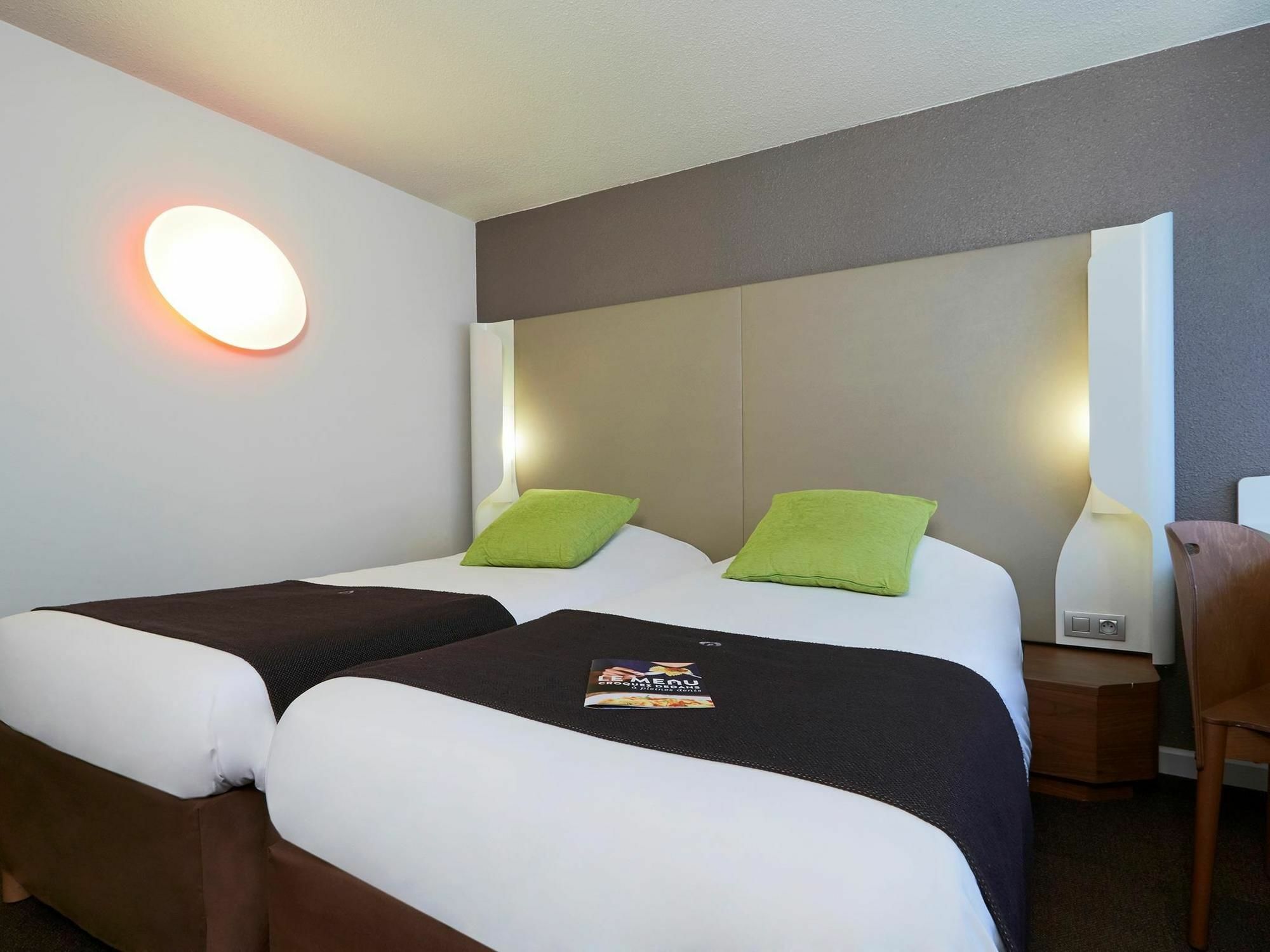 Campanile Tours Sud - Chambray-Les-Tours Hotel Exterior photo