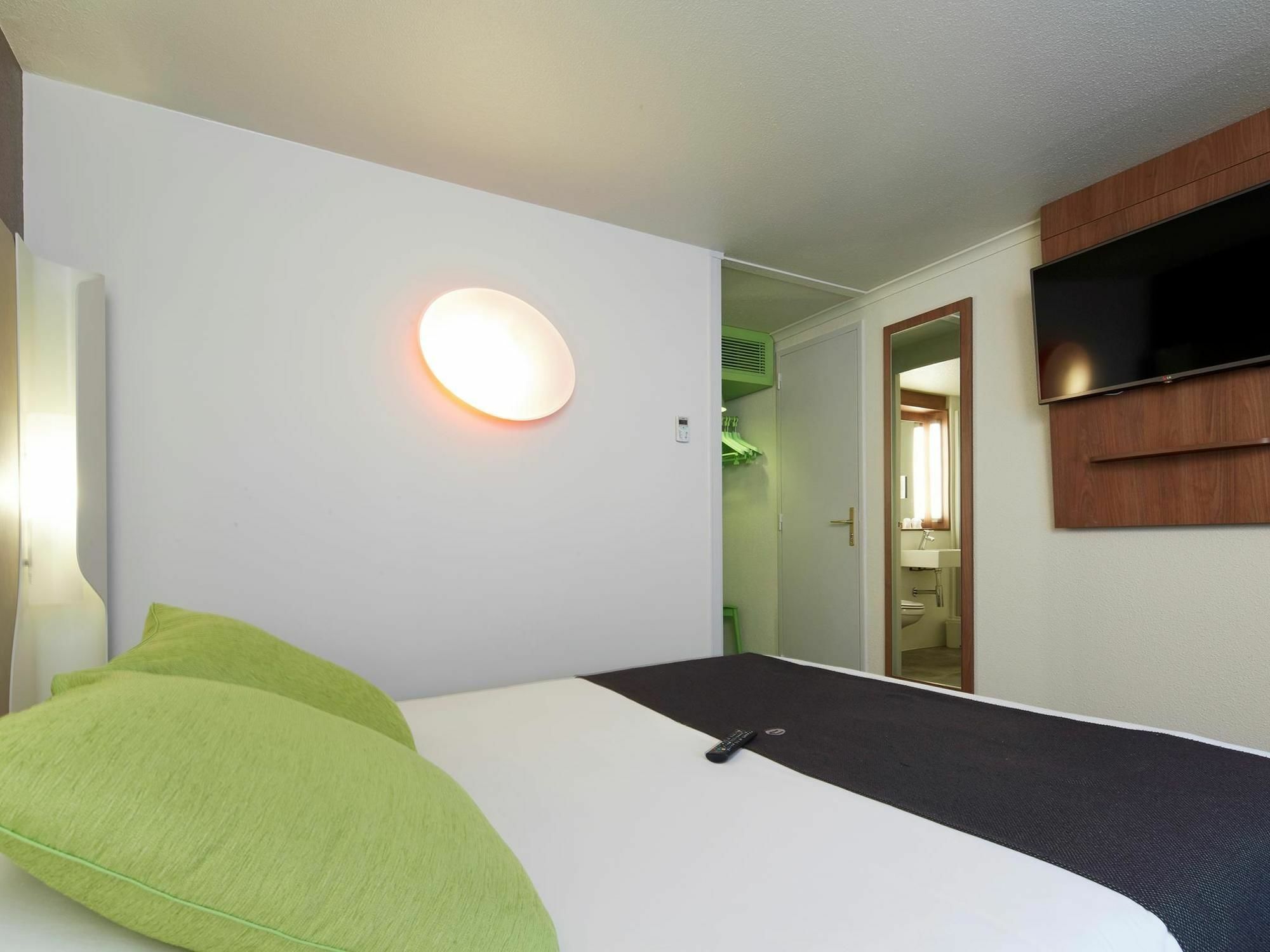 Campanile Tours Sud - Chambray-Les-Tours Hotel Exterior photo